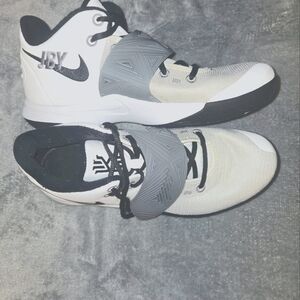 Mens Nike shoes. Only worn a few times. Great condition. Size 10.